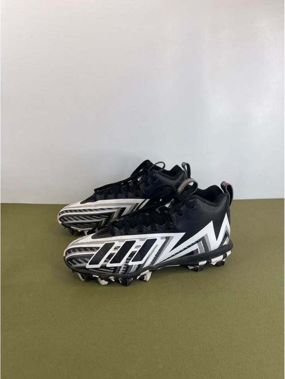 Adidas Youth Freak Spark MD 23 Football Cleats Black White Size 4 US HP5962